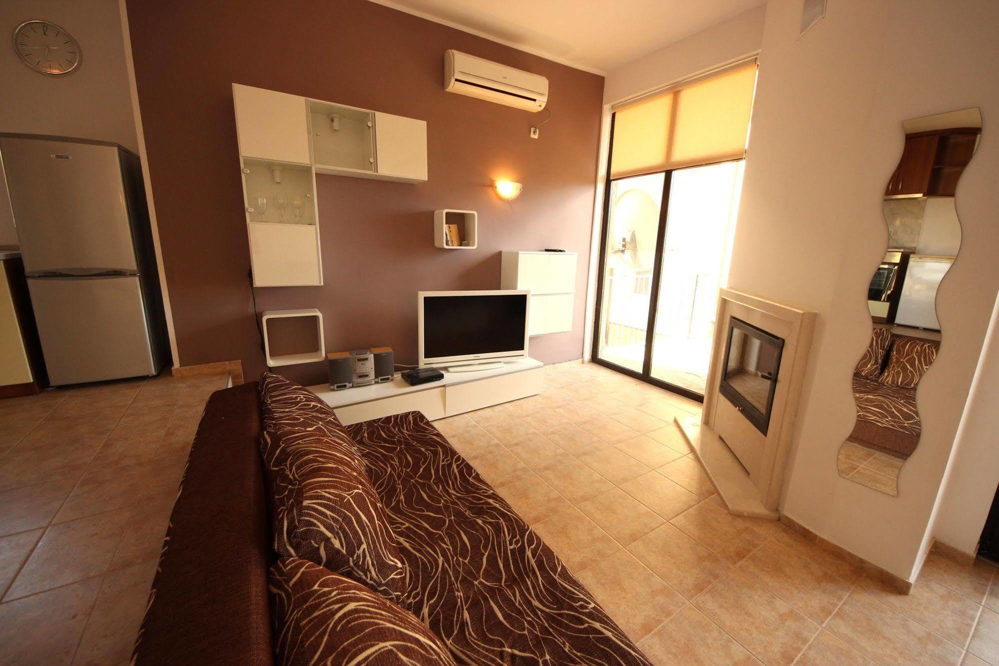Menada Sunny Hill Villa Kosharitsa Exterior photo